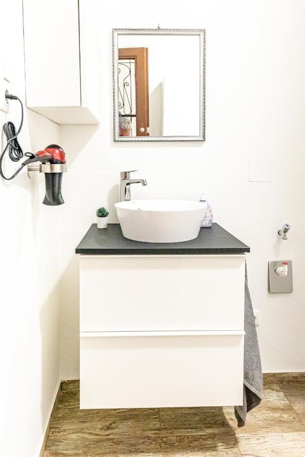 Premium City Apartment Close To Metro U2 & Vienna Congress Center Buitenkant foto